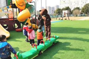 平湖楓葉國際學校幼兒園游樂設施