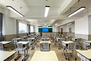 青岛恒星高级中学国际部多媒体智慧教室