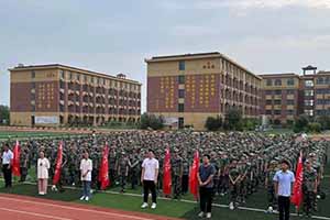 平原县精英高级中学学校环境
