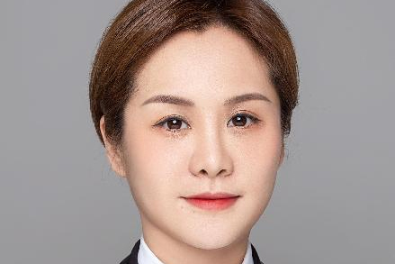 弘益劍橋國際高中老師:丁玎   Ding Ding