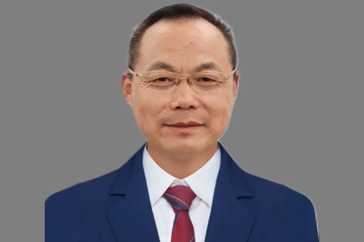 碧桂園十里銀灘學校老師:總校長—周家祥