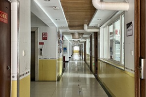 嘉貝國際高中（43中校區(qū)）教室走廊