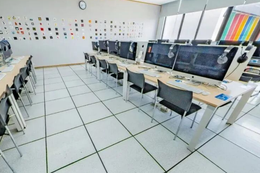 蘇州北美高級中學一號教學樓計算機教室