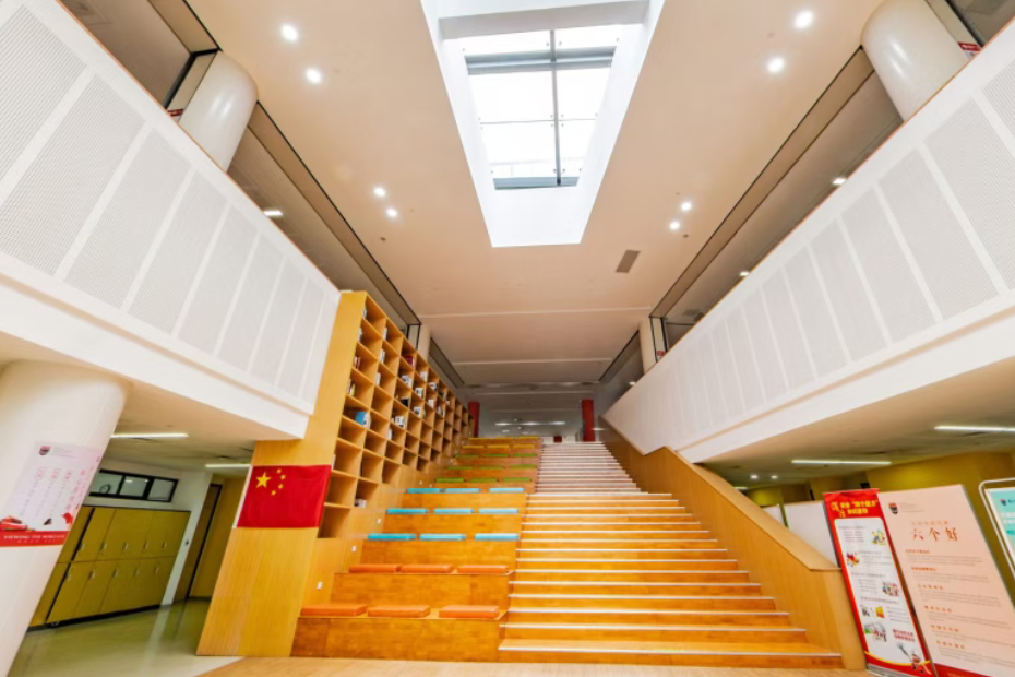 蘇州北美高級中學二號教學樓大廳