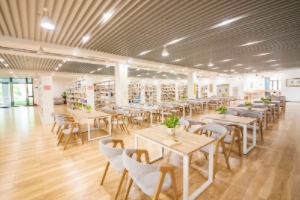 廣東實驗中學(xué)附屬江門學(xué)校國際部圖書館