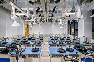 BANZ行中中學(原英澳美學校)實驗室