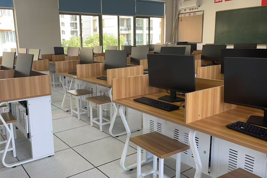 杭州英才學校計算機教室